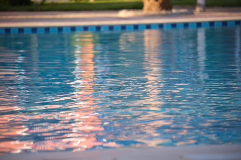 piscina de sal o de cloro